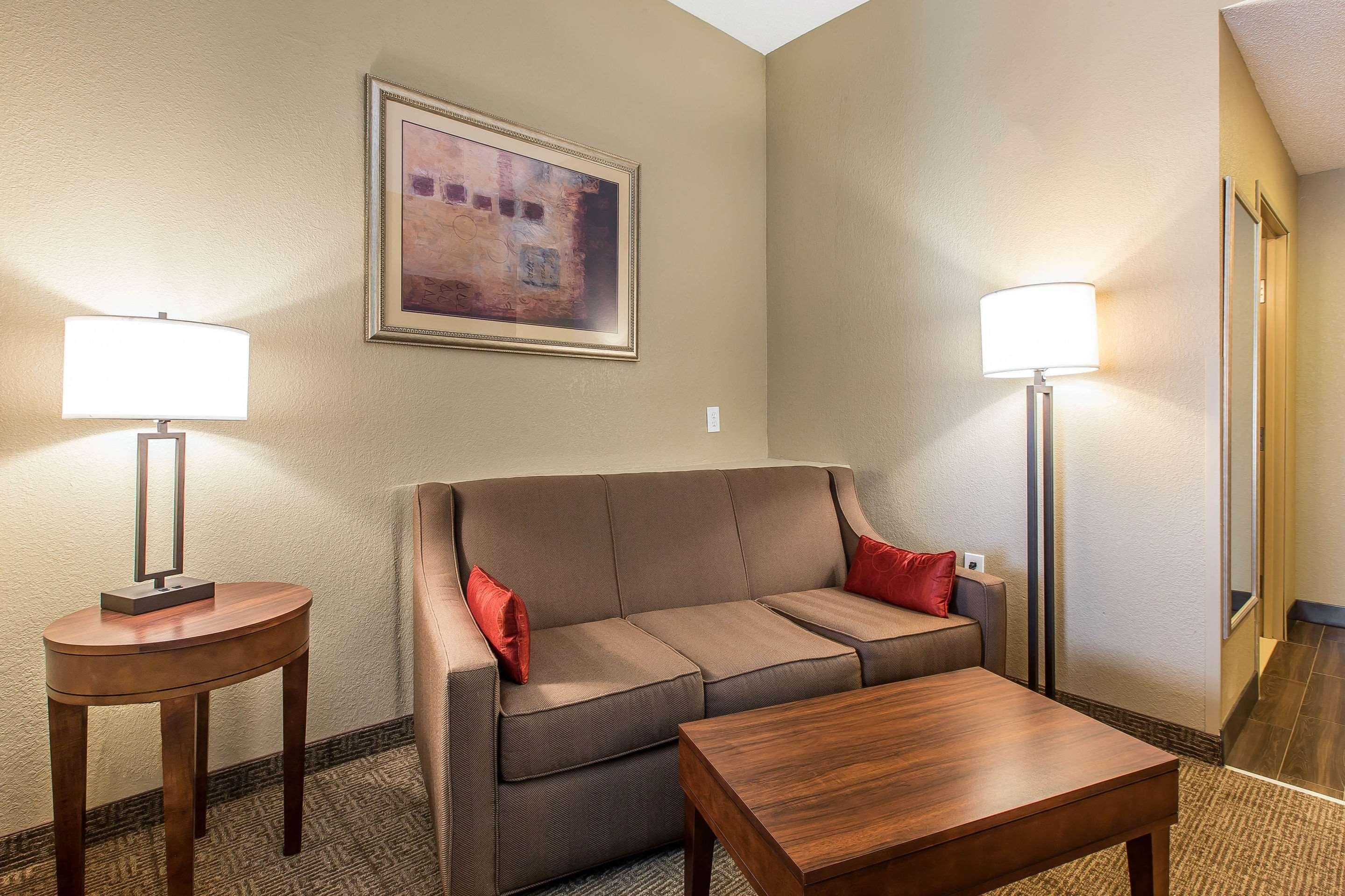 Comfort Suites Oxford I-20 Exit 188 Exteriör bild