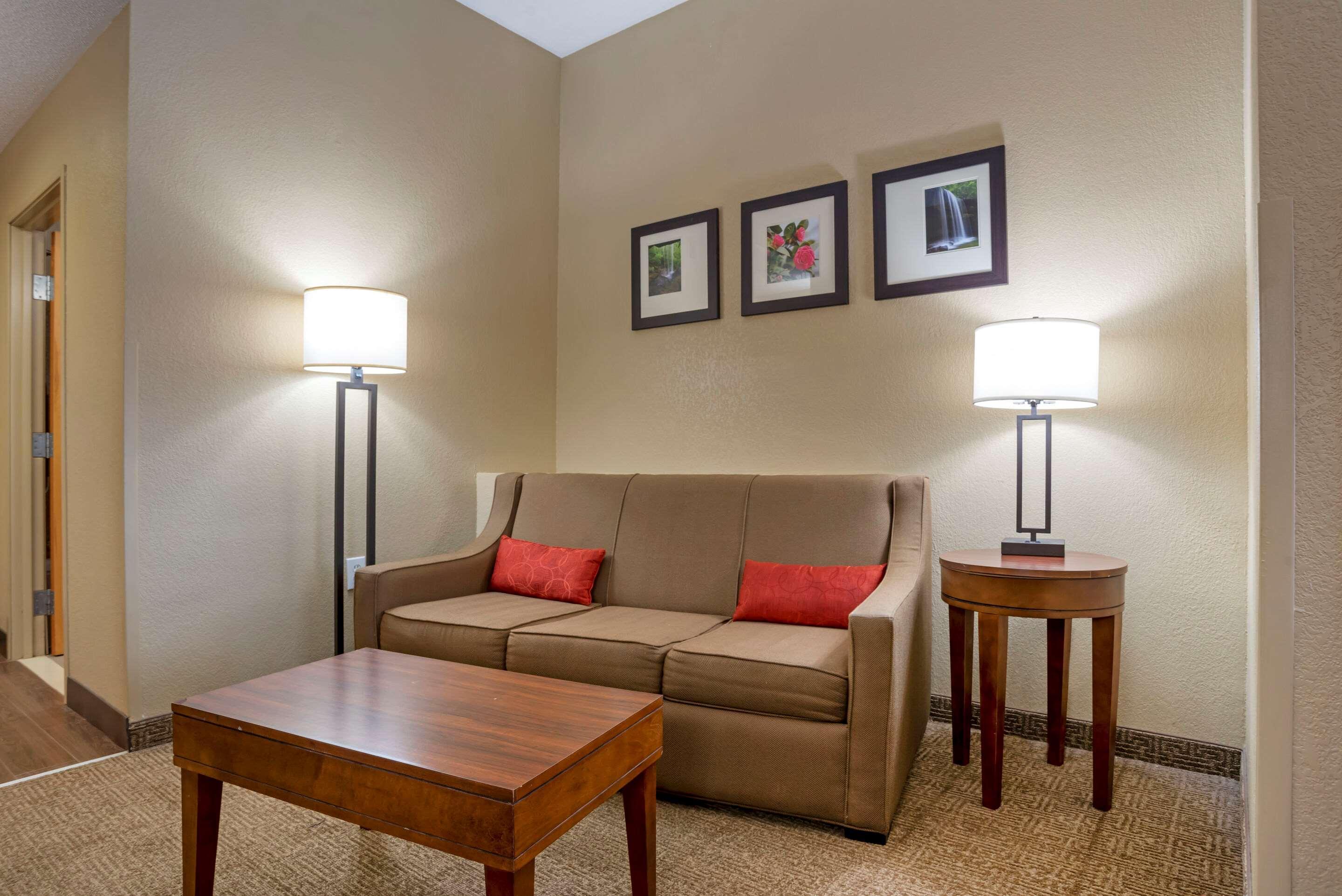 Comfort Suites Oxford I-20 Exit 188 Exteriör bild