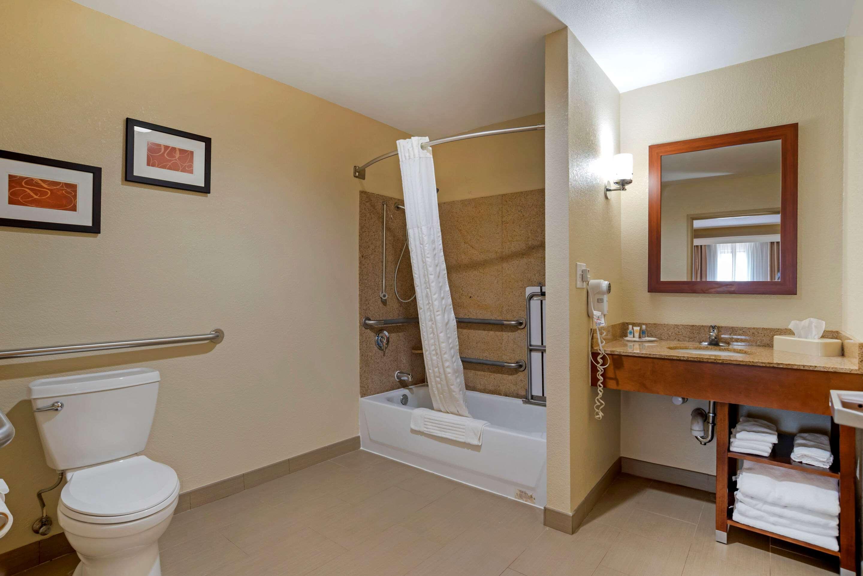 Comfort Suites Oxford I-20 Exit 188 Exteriör bild