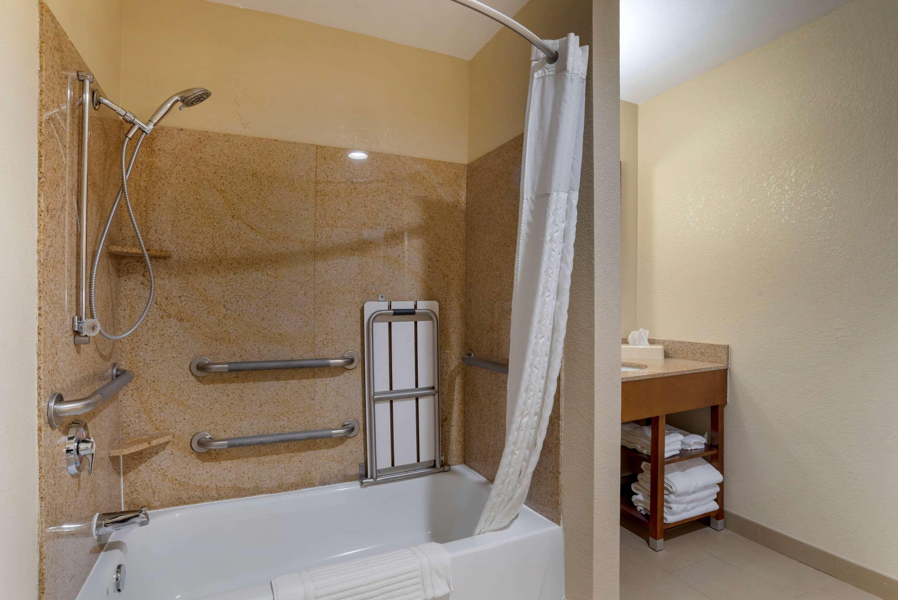 Comfort Suites Oxford I-20 Exit 188 Exteriör bild