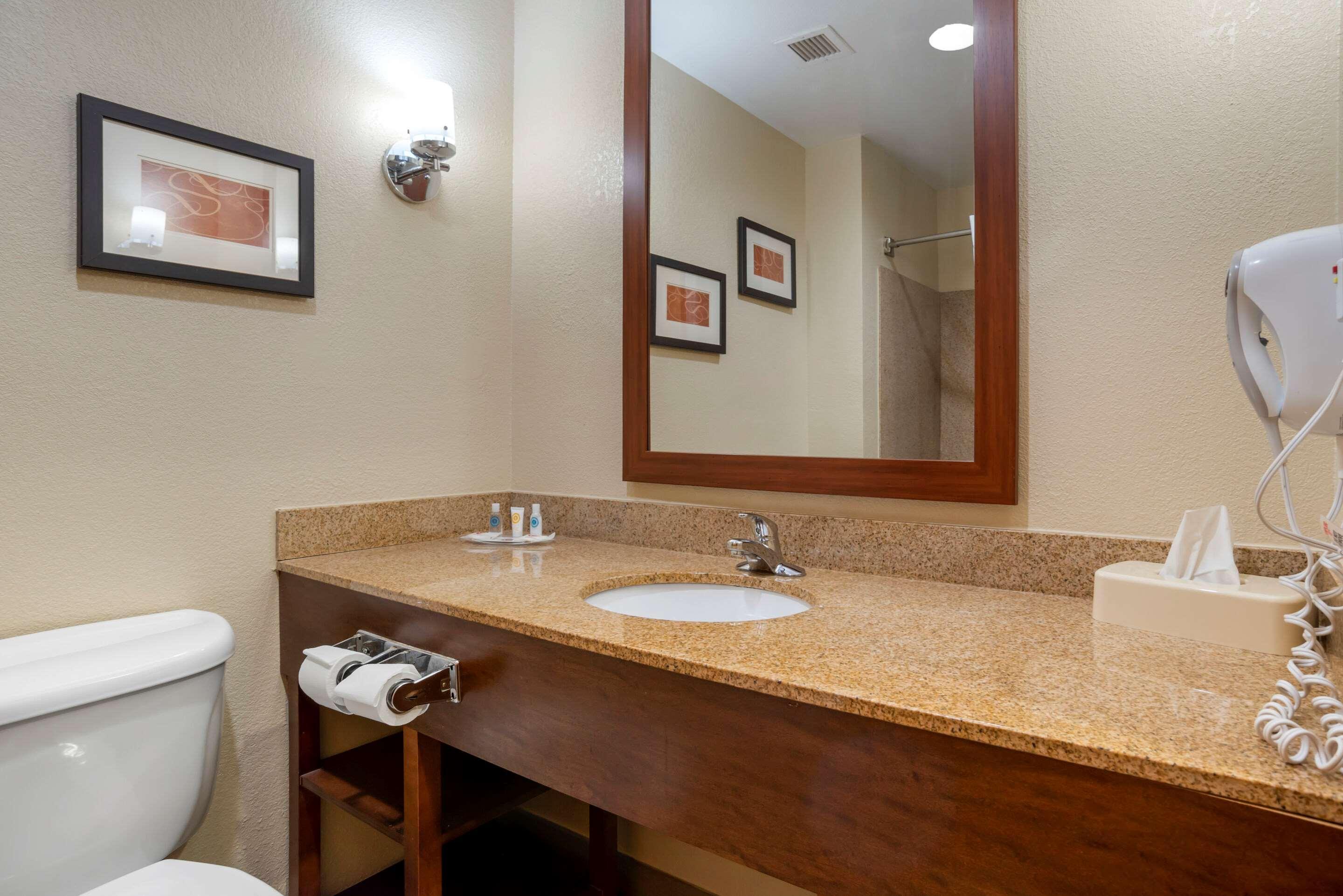 Comfort Suites Oxford I-20 Exit 188 Exteriör bild