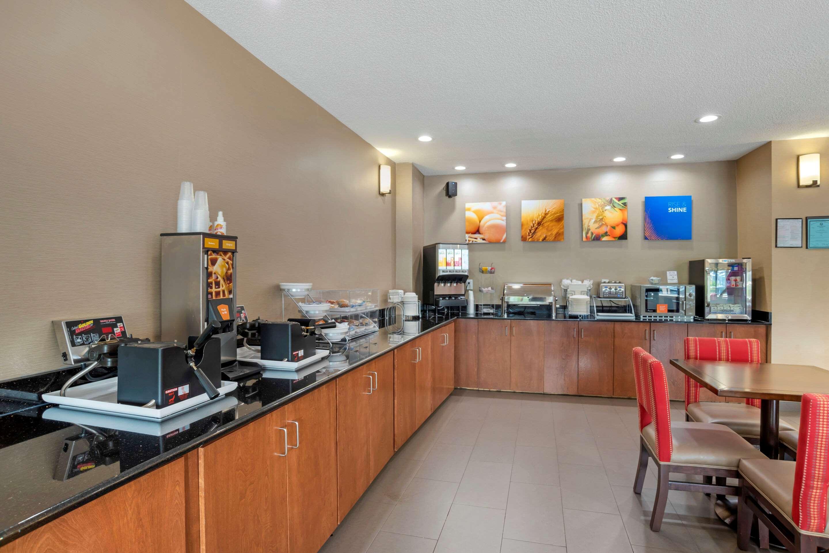 Comfort Suites Oxford I-20 Exit 188 Exteriör bild